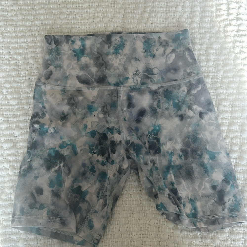 Lululemon Align Biker Shorts - 6” inseam - Size 8